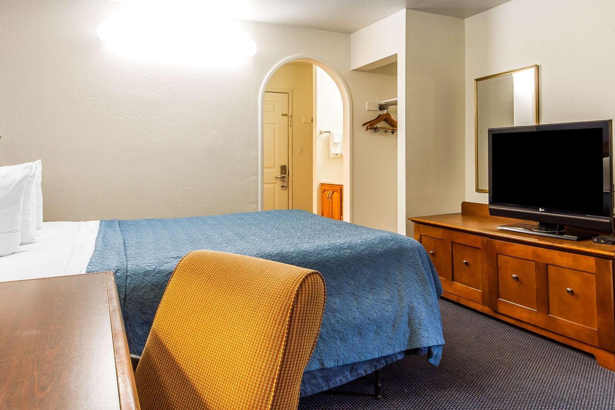 Rodeway Inn Auburn Extérieur photo
